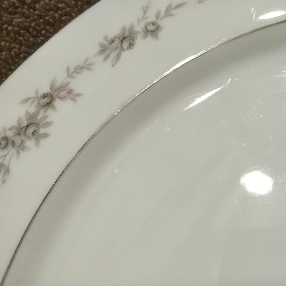 Wyndham Fine China "Wilton" Dinner Plate - Picture 7 of 7